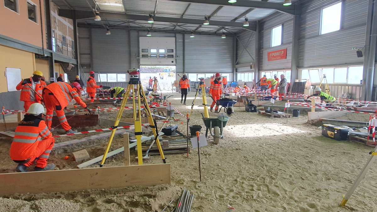 HiassineMdrancy's tweet image. Ce matin, les 3A découvrent les métiers des #TravauxPublics à  l'occasion des @WorldSkillsFR 
Sélection Régionale au CFA @CFMBTPTrappes
@villedetrappes 
Merci à la @FRTPIDF pour l'invitation et l'accueil. Merci.
Vive les @WorldSkills
#CollègeJorissen @AcCreteil @saiocreteil