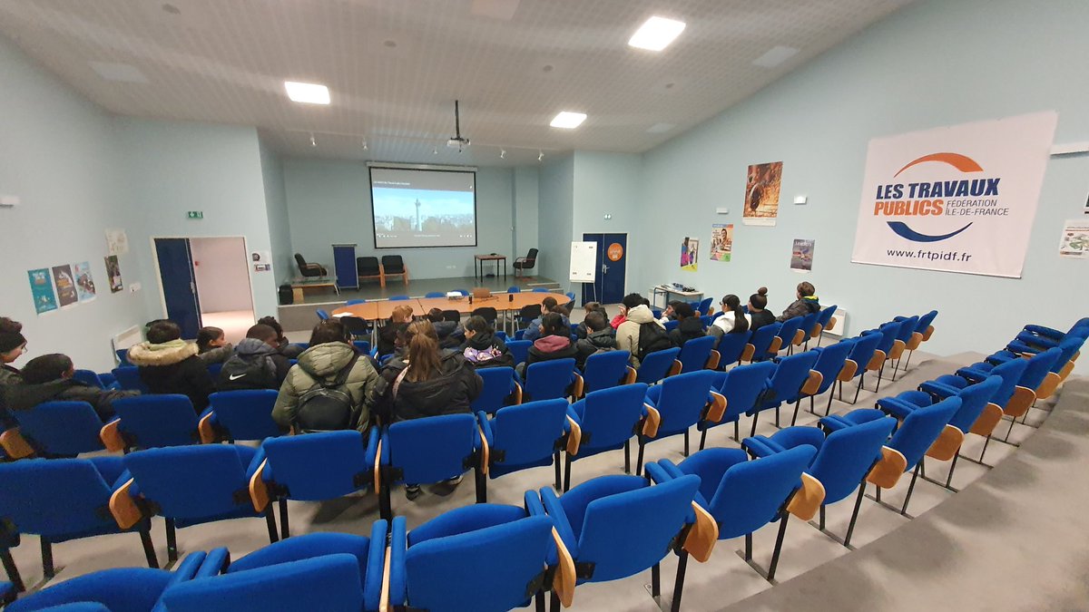 HiassineMdrancy's tweet image. Ce matin, les 3A découvrent les métiers des #TravauxPublics à  l'occasion des @WorldSkillsFR 
Sélection Régionale au CFA @CFMBTPTrappes
@villedetrappes 
Merci à la @FRTPIDF pour l'invitation et l'accueil. Merci.
Vive les @WorldSkills
#CollègeJorissen @AcCreteil @saiocreteil