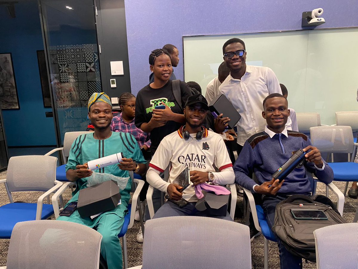 pinnacle_paul's tweet photo. It was an amazing time yesterday at the @MicrosoftNG techies Meetup yesterday.
Had the opportunity to meet some techies at the event. @ololadehh @MarksonFavour1 and ofcourse @OseghaleFaithO1
Oh! I got a swag😊
#techiesmeetup #techies @TheOyinbooke @MicrosoftLearn @japhletnwamu https://t.co/4Xa0HvYvdX