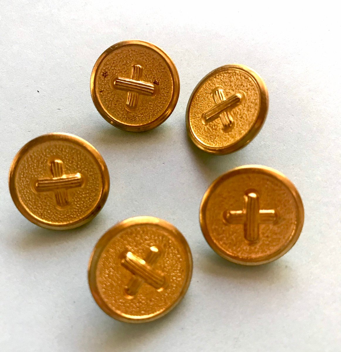 BySupply1's tweet photo. 5 Vintage 18mm gold metal buttons Lot of 5 By BySupply https://t.co/QLIDpWaVBN #Etsy #bysupply #GoldButtons https://t.co/mTErwCyJ9r