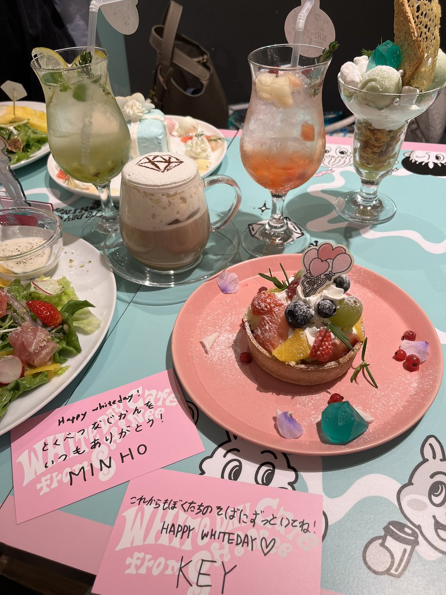 shineeworld_5_'s tweet photo. #WHITEDAYCafefromSHINee
夢のSHINeeカフェ✨
オニュさんと入れ違いで来ました〜 https://t.co/M9pFIcp0hg