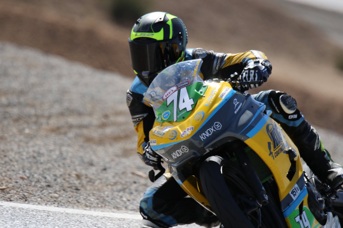 fatboy_finn14's tweet photo. Back to @qegs_faversham school today after a brilliant preseason testing session with @TrackDudes, Dan Cooper MotorSport and The ProTest.  Can’t wait for the season to actually start  @ls2helmetsukls2 @RnGRacing @knoxarmour @KentOnlineSport @tommypalmer21 https://t.co/pWZdVMhlKV