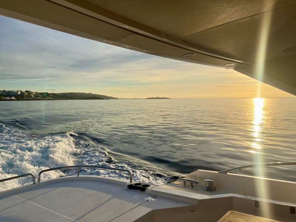 FerranMarine's tweet photo. A quick status quo check on this gorgeous 𝐒𝐮𝐧𝐬𝐞𝐞𝐤𝐞𝐫 𝐏𝐫𝐞𝐝𝐚𝐭𝐨𝐫 5️⃣7️⃣ before lifting her out in @portadriano1. 🔅

#SunseekerYachts #yachting #Mallorca #yachtingMallorca #SunseekerMallorca https://t.co/orrv05OTf2