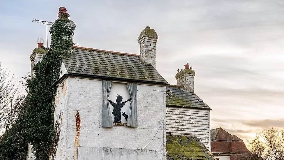 AngryBritain's tweet photo. Feeling particularly proud to be a resident of the only town in Britain where a #Banksy is destroyed by imbeciles before anyone gets to go and look at it … #AngryOClock https://t.co/3d2Aq7QmPT