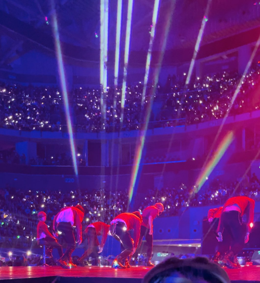 kkamikart's tweet photo. fave ot8 shots :) i miss them :( https://t.co/xrg9QyF0da