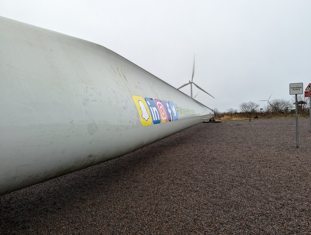 clubandrew's tweet photo. Lovely weather for @GCU_SEBE students to visit #whitelee wind farm https://t.co/EFWf1KMIOv