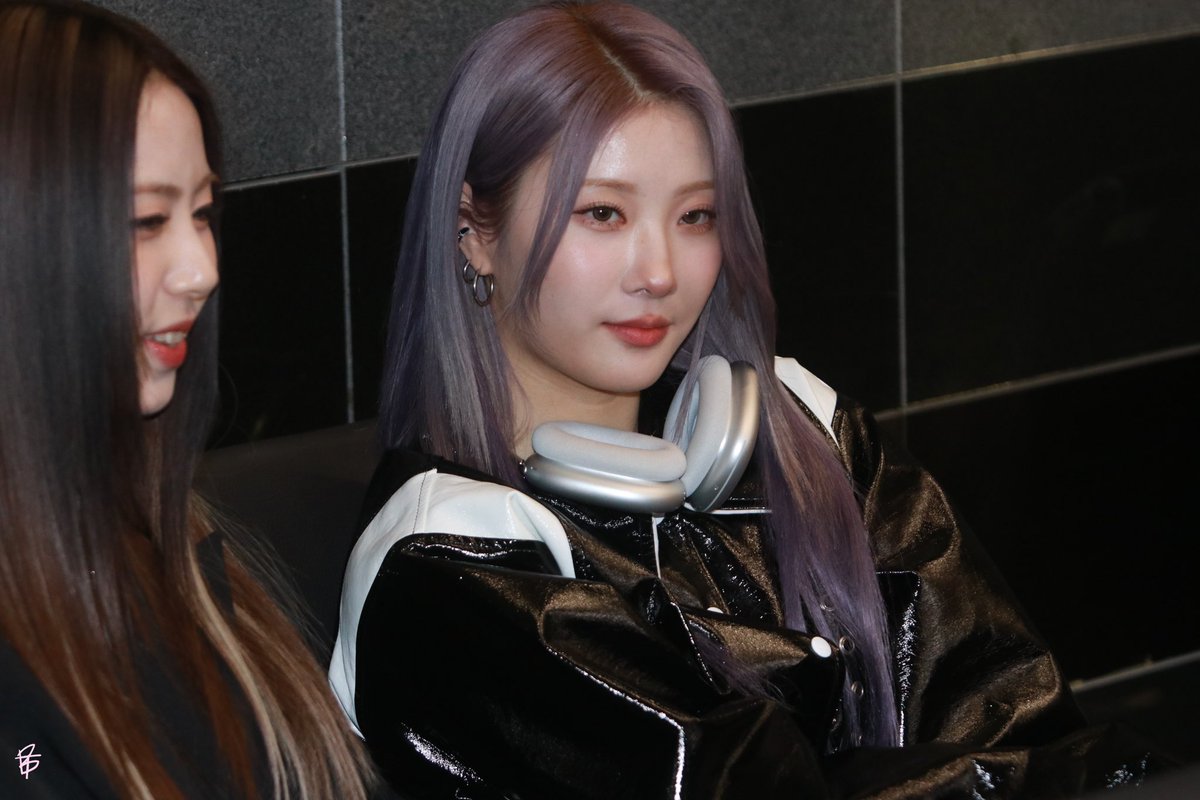 Thunderbird_ll's tweet photo. 230316 퍼플키스 채인 출국 프리뷰

#퍼플키스 #PURPLEKISS 
#채인 #CHAEIN
@RBW_PURPLEKISS https://t.co/eI1vmNF96q