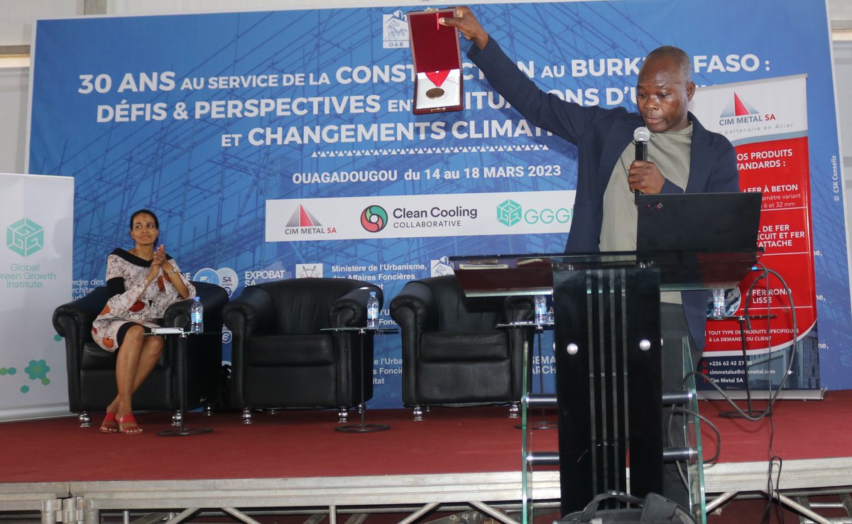 GggiBurkinafaso's tweet photo. L’intervention de l’architecte Francis KERE -6ème édition de la semaine de l’architecte 2023 du #BurkinaFaso, Lien :https://t.co/yjwLJ1YLCq OAB, @gggi_hq & #CleanCoolingCollaborative un partenariat pour la prise en compte de l’ #EfficaciteEnergetique #LogementSociaux @LJalasjoki https://t.co/3PGGPVbS1b