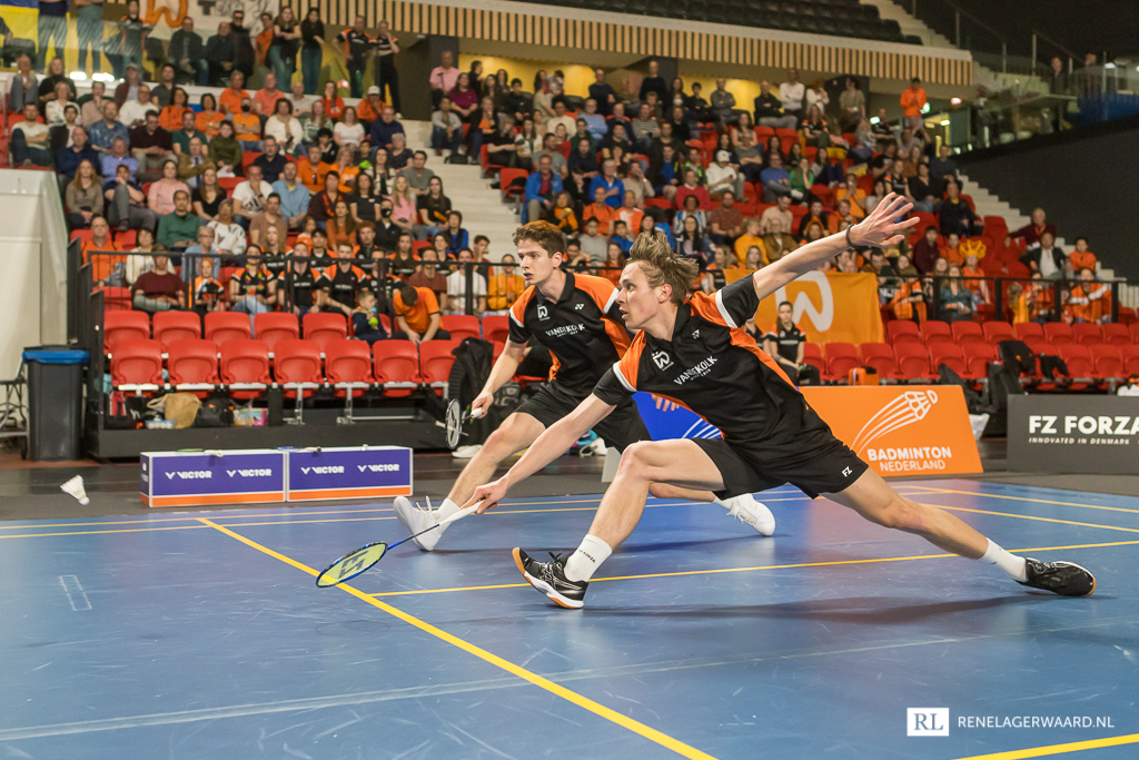 Heb jij zin in een badmintonfeestje? 🏸🥳 Kom op zaterdag 25 maart naar de <a href="/MaaspoortDB/">Maaspoort Den Bosch</a>. Vanaf 13.00 uur is dit het strijdtoneel om het landskampioenschap. Meer info &amp; tickets: bit.ly/finale-eredivi…. 🔥
#badmintoneredivisie @ <a href="/shertogenbosch/">'s-Hertogenbosch</a>