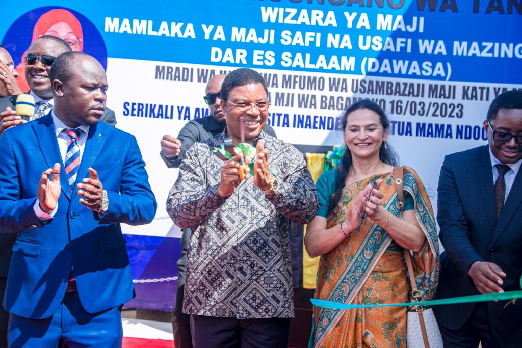 WBGTanzania's tweet photo. ... "The govt has completed 1,197 water projects and begun providing water services to citizens in 2,056 villages. Sh401.54 billion has been used to fund their implementation. w/ these projects, 9,144 villages out 12,319 have been reached with clean and safe water." https://t.co/VGi4dxM847