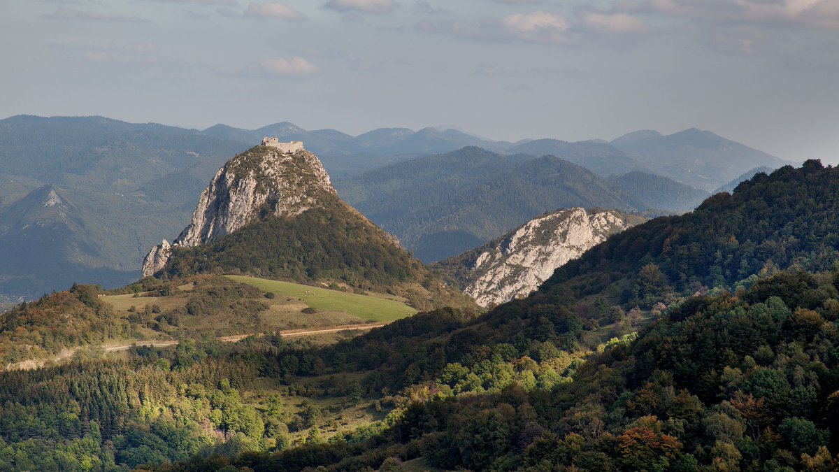 CatharWars's tweet photo. Lo matin del 16 de març de 1244 mai de 200 erètges foguèron cremats vius als pes de la montanha de Montsegur. Foguèt lo resultat de la rendicion de la plaça de Montsegur aprèp un sètge de 10 meses ambe de combats intenses. #OTD #CeJourLa #Taldiacomavui https://t.co/1WA50tL6U1