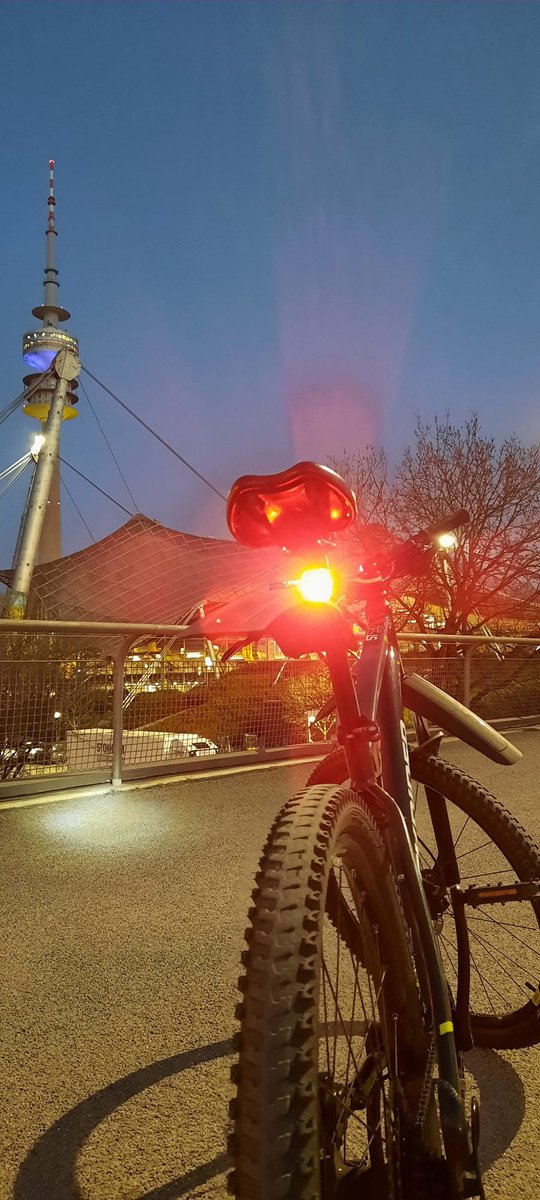 riderbickes's tweet photo. Ausgehabend Out mit 2 Degrees durch den Olympiapark München
-
-
Salida Nocturna con 2 Grados por el Olympiapark München 
-
-
#olimpiapark #olimpiaparkmünchen #münchenliebe #munchen #rockriderbikes #st530 #sportrail #sportblog #mtb #mtbphotos https://t.co/w3IwpnMeQv