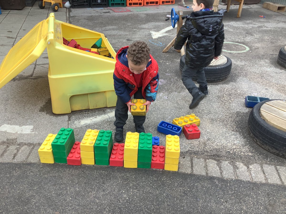 FS2Underthesea's tweet photo. Working on our repeating pattern Minecraft models! https://t.co/bBlN2m6Qki