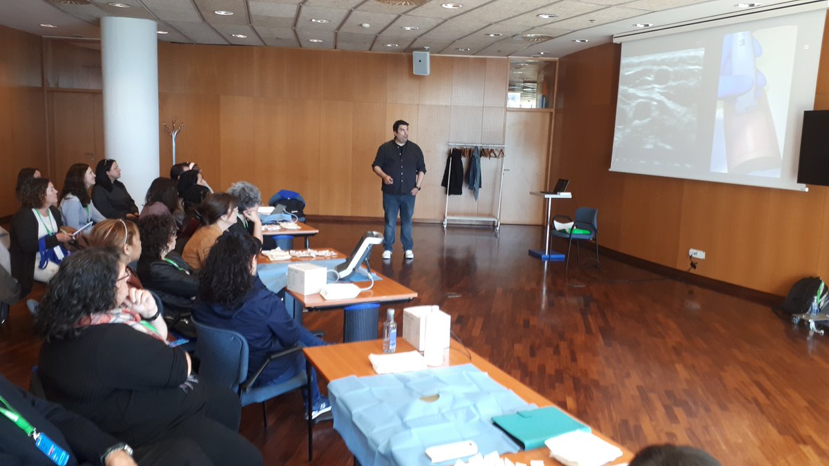 Ya estamos de pleno en los talleres. Héctor Moreda <a href="/HOSPITALLAPAZ/">HOSPITAL LA PAZ</a> nos enseña técnicas de práctica ecoguiada #CongresoSATSEBCN