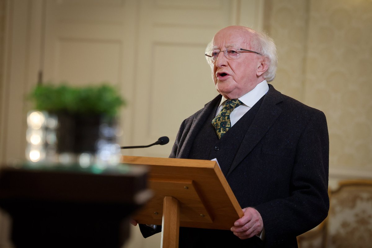 PresidentIRL's tweet photo. Is féidir an Teachtaireacht Lá Fhéile Pádraig ón Uachtarán Micheál D. Ó hUigínn a léamh ag https://t.co/fkTcvGksQB https://t.co/WehiWC3Wp0