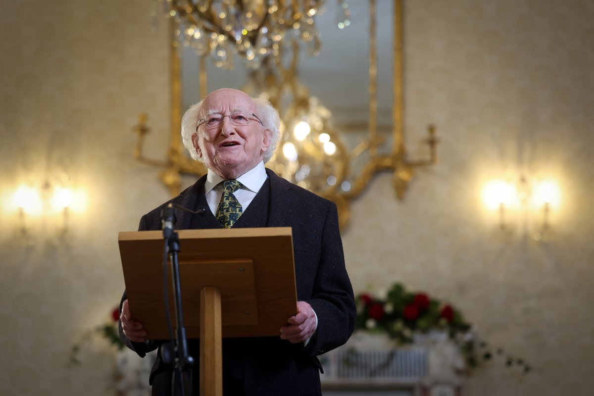 PresidentIRL's tweet photo. Is féidir an Teachtaireacht Lá Fhéile Pádraig ón Uachtarán Micheál D. Ó hUigínn a léamh ag https://t.co/fkTcvGksQB https://t.co/WehiWC3Wp0