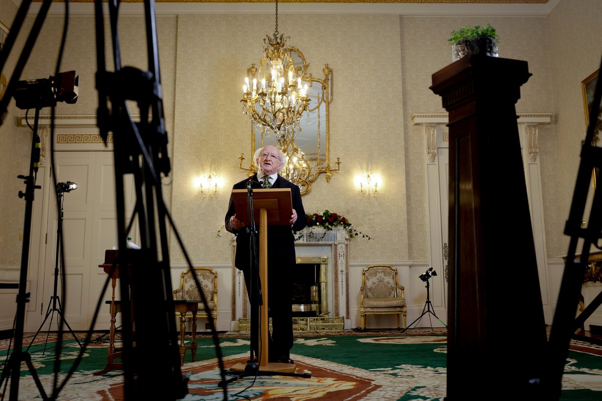 PresidentIRL's tweet photo. Is féidir an Teachtaireacht Lá Fhéile Pádraig ón Uachtarán Micheál D. Ó hUigínn a léamh ag https://t.co/fkTcvGksQB https://t.co/WehiWC3Wp0