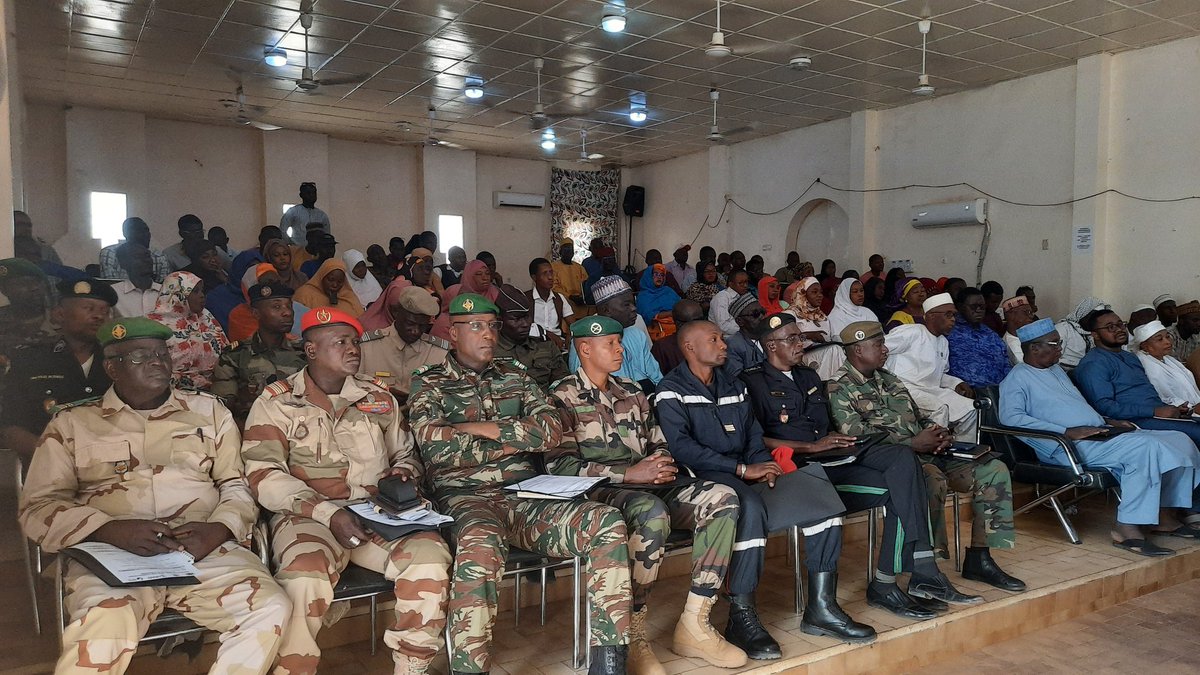 Cérémonie d'ouverture de la conférence débat sur le thème 《confiance et collaboration entre #fds et population 》
Suivie de l'audience foraine du Médiateur Niger .