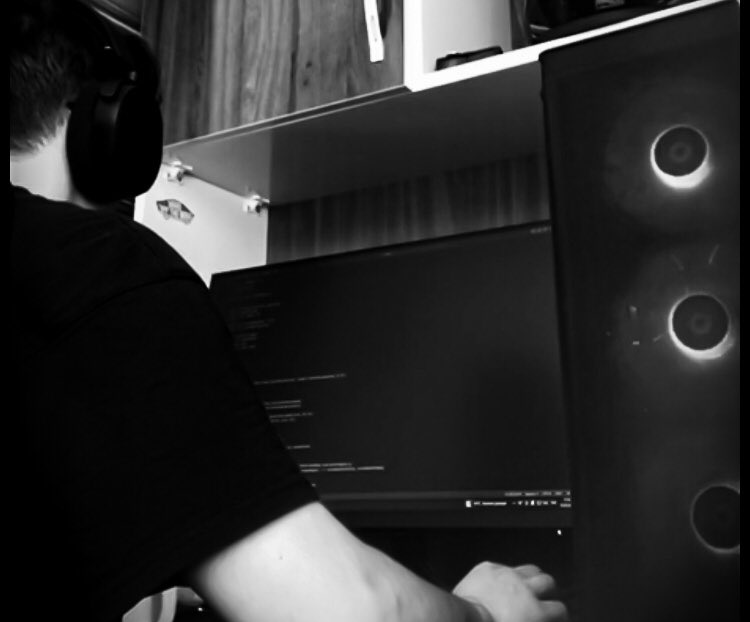 Zor tabi. Zor olmalı. Kolay olsaydı herkes yapardı. Bunu harika yapan şey zor olması.