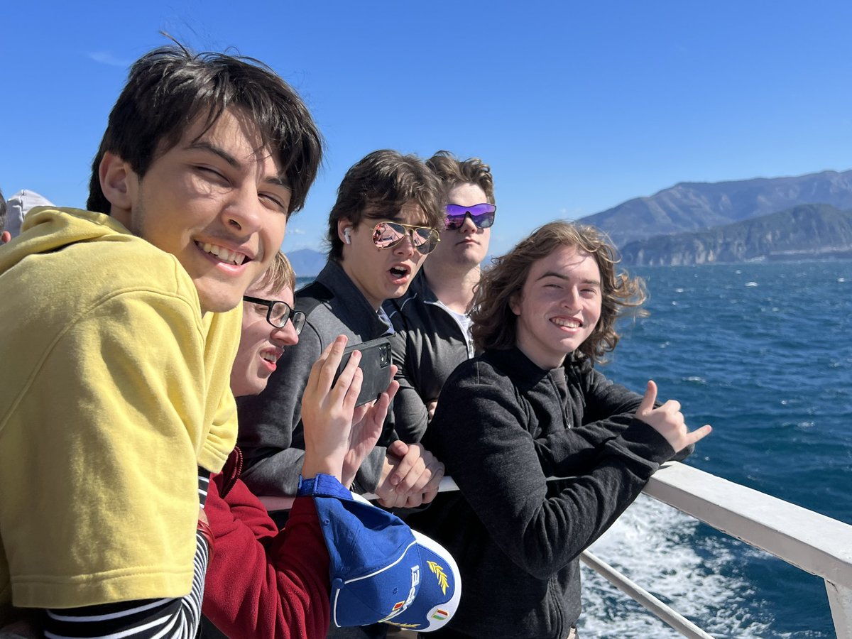 DeSmetJesuitHS's tweet photo. Ciao from the #IsleofCapri! #WeAreDeSmetJesuit #springbreak https://t.co/laX7hNiFyG