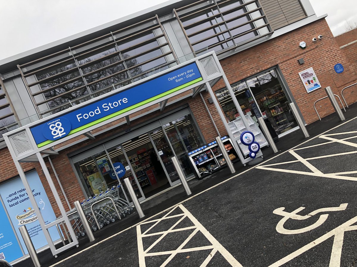AmeshDavda's tweet photo. Fantastic new addition to the Lincolnshire Co-op family, here’s our new Skellingthorpe Road store ☺️ Fantastic job done by all teams👏Good luck to Paula and the team 👍@lincscoop @CraigAddy123 @Fivestar_adam https://t.co/dHNZS2Szpx