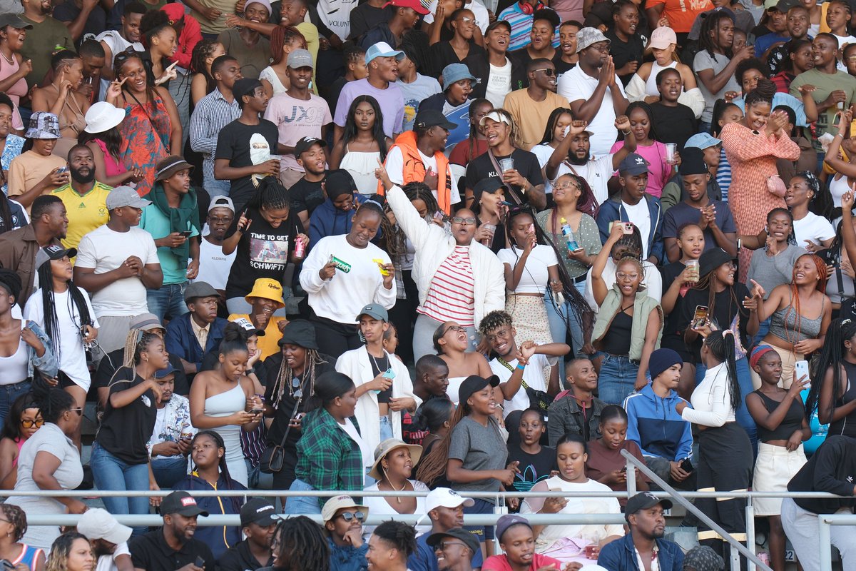 varsityshield's tweet photo. The #FansThatRock ❤️🙌🏼! Love to see the fans that have turned up in their numbers to this year's @FNBSA Varsity Shield games and if you haven't been then you are missing out!

Round 5 takes place today 16 March so dress up, show up and see you there! 

#RugbyThatRocks https://t.co/UPnrthtBT0