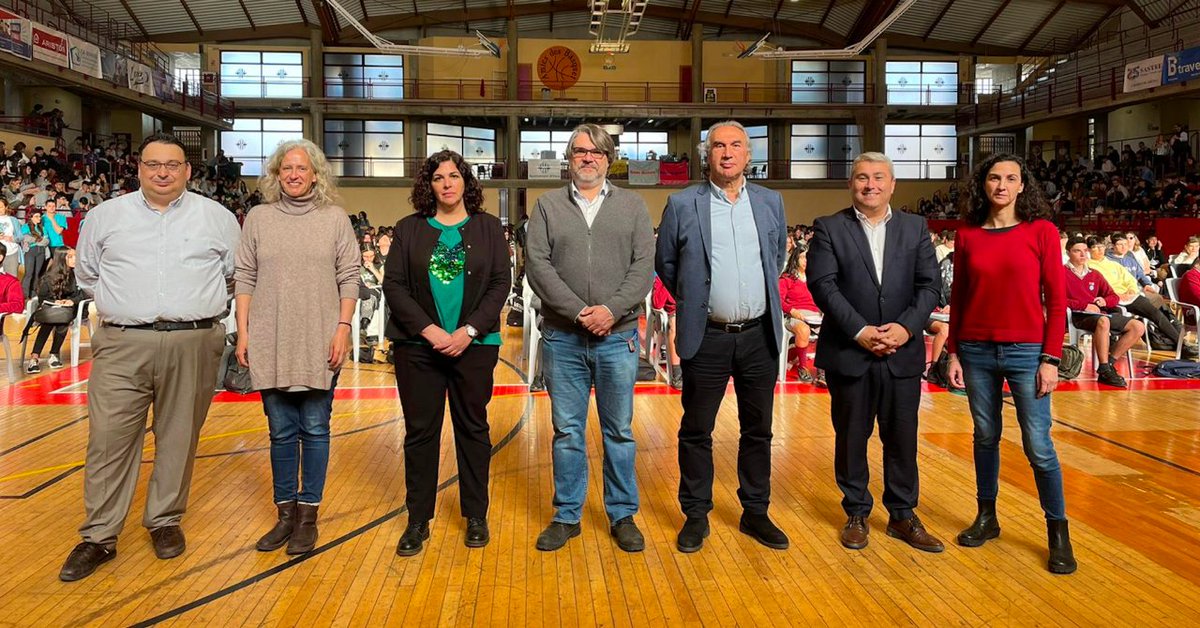 UIBuniversitat's tweet photo. ✍️ Prop de 15.000 alumnes des de 5è de primària fins a 2n de batxillerat de les Illes Balears participen avui a les Proves Cangur de #Matemàtiques 2023! @SBMXEIX 

🔗 Llegeix la notícia a: https://t.co/K7lmi3aNQ7 https://t.co/7EfE7JFGRl