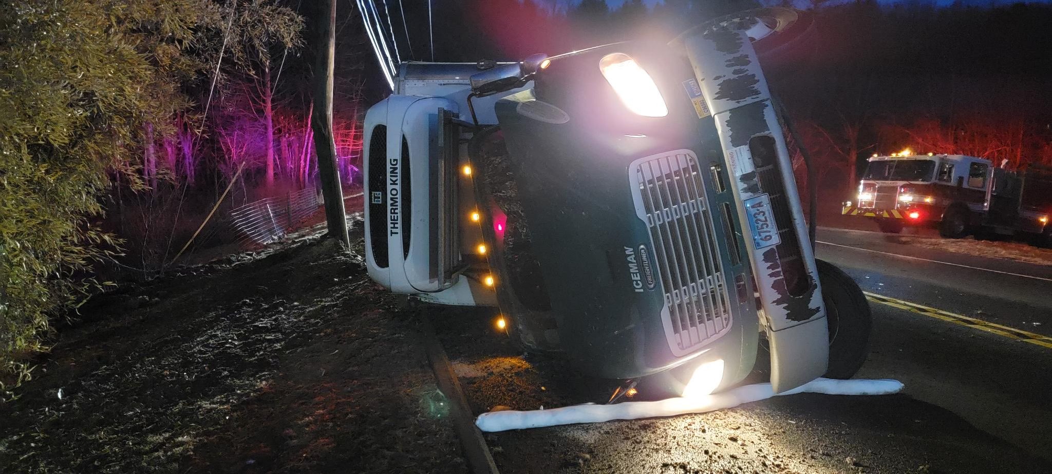Brian Foley on Twitter "Tolland Fire Dept & CSP at Box truck rollover on Tolland Stage Rd
