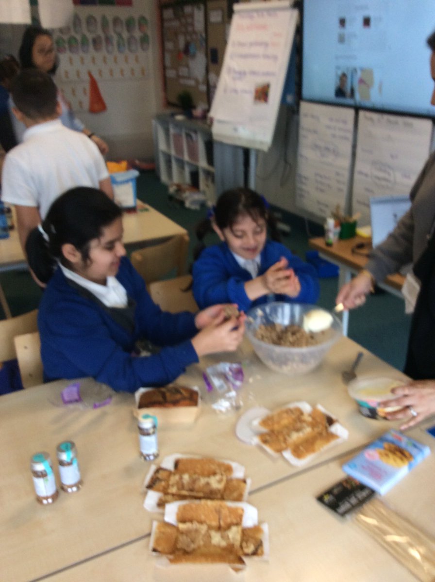 Foxfield Olive tweet media