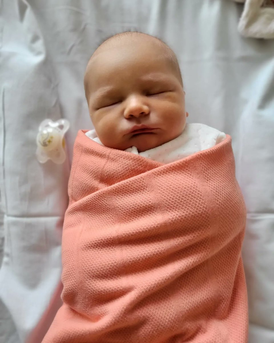 One week of Jackson, a week since the most magical section experience at <a href="/LiverpoolWomens/">Liverpool Women's University Hospital</a> and then a 3 day stay in Alder Hey, but our perfect pickle is getting so much stronger (and less yellow) each day 💙