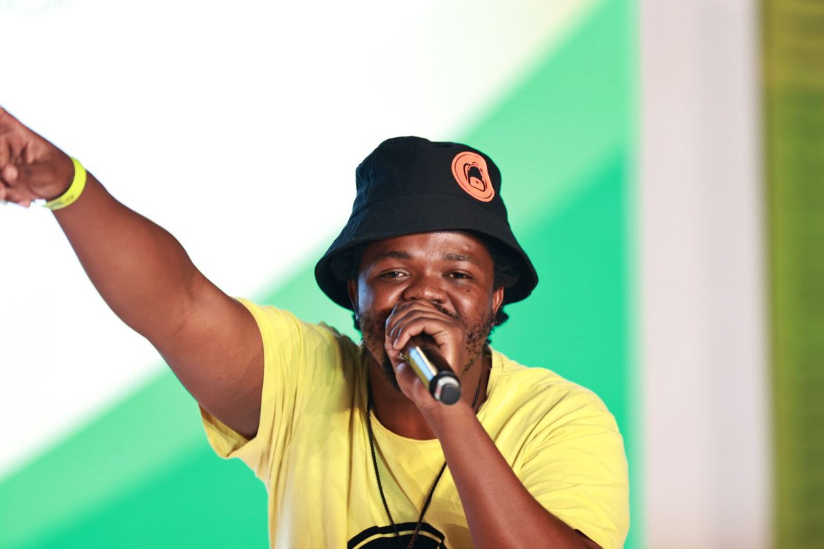 Munghana's tweet photo. Mfumu wa xifundzha nkulu xa Limpopo @OtpLimpopo hi ku tirhisana na @NYDARSA va simeka nkwama wa vantshwa lava va nga ti nghenelerisa eka swa mabindzu 📸 @Djbrianrikhotso #MakombaNdlela https://t.co/WnzijZhXNR