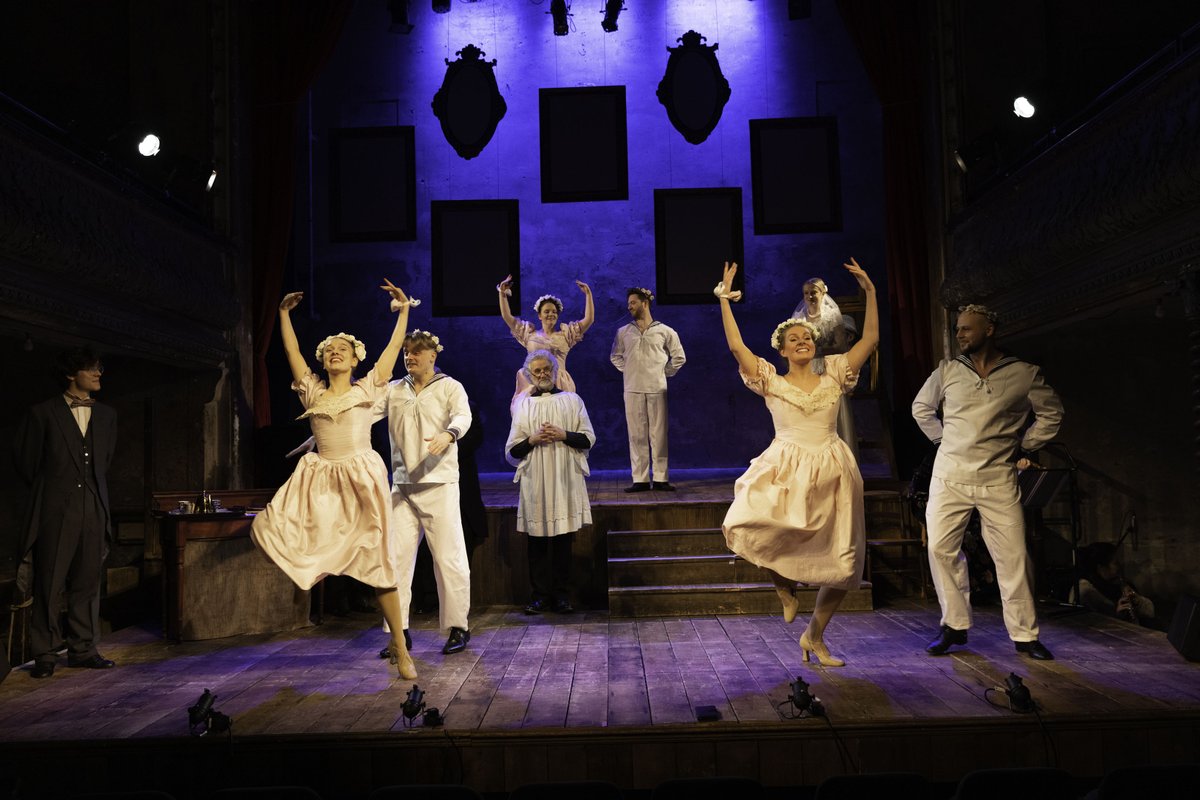 RuddigoreWilton's tweet photo. Thank you to everyone for joining us @WiltonMusicHall for press night. We had a brilliant time. Don't miss today's matinee at 2:30pm or evening show at 7:30pm. We can't wait to see you. https://t.co/9R9SSjKAMI
photos by Mark Senior #opera #londontheatre #londonmusical https://t.co/nTgkJcAvPj