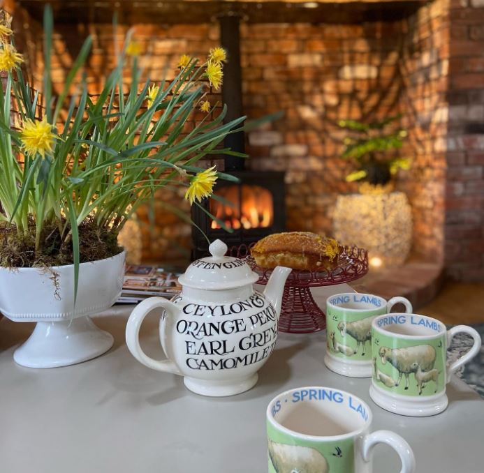 TheHolidayCots's tweet photo. If you don't fancy cooking when staying at Hall Farm Holidays you can pre-order one of their delicious full English breakfast packs.
🛌Sleeps 1-15
https://t.co/VHX8hAXpX4
#Hollington #Ashbourne #Derbyshire #English #BreakfastPacks #StressFree #SelfCatering #HotTub #Escape https://t.co/TcxOz02hyx