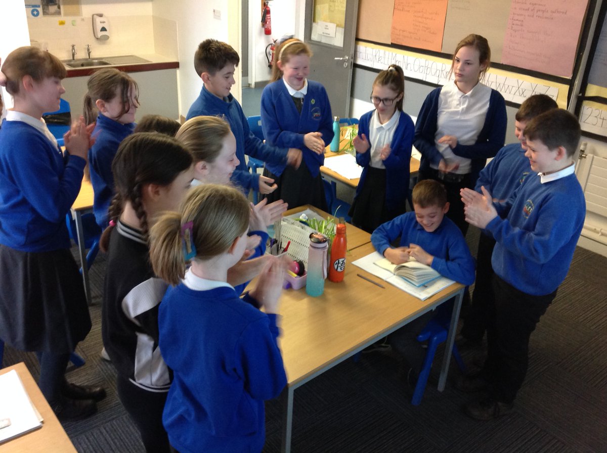 KellingtonSch's tweet photo. In Lilies today, one of our pupils went on #gold today for incredible #intonation in his #ReadingAloud.  He received a #StandingOvation - a phrase we unpicked in the #Vocabulary section of our learning.  Well done!! 🙂#GoldSticker https://t.co/z3ObhU4Jzm