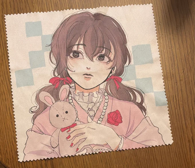 これゆきじょろうが描き始めたころに作ったメガネ拭き。絵柄変わりすぎ 