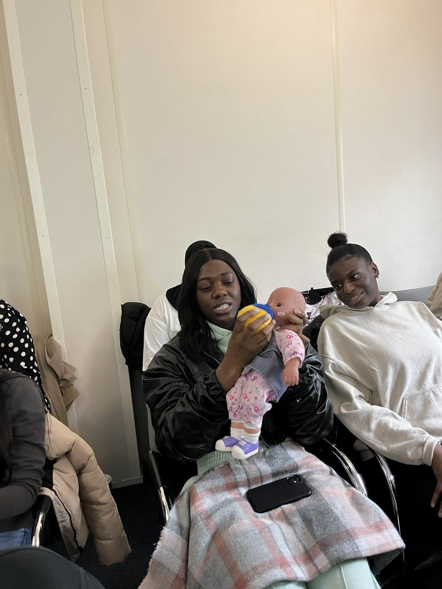 Midwife Louise (@louise_midwife) on Twitter photo Day 2 baby friendly training. Learning all things infant feeding, communication, preventing feeding issues and dealing with issues should they arise #breastfeeding <a href="/NUHmaternity/">Newham Maternity</a> <a href="/WXH_Neonates/">WXH_Neonates</a> <a href="/MaternityWX/">Whipps Cross Maternity</a> <a href="/VRichardsIBCLC/">Victoria Richards IBCLC - IFL Newham Hospital</a> Day 2 baby friendly training. Learning all things infant feeding, communication, preventing feeding issues and dealing with issues should they arise #breastfeeding <a href="/NUHmaternity/">Newham Maternity</a> <a href="/WXH_Neonates/">WXH_Neonates</a> <a href="/MaternityWX/">Whipps Cross Maternity</a> <a href="/VRichardsIBCLC/">Victoria Richards IBCLC - IFL Newham Hospital</a>