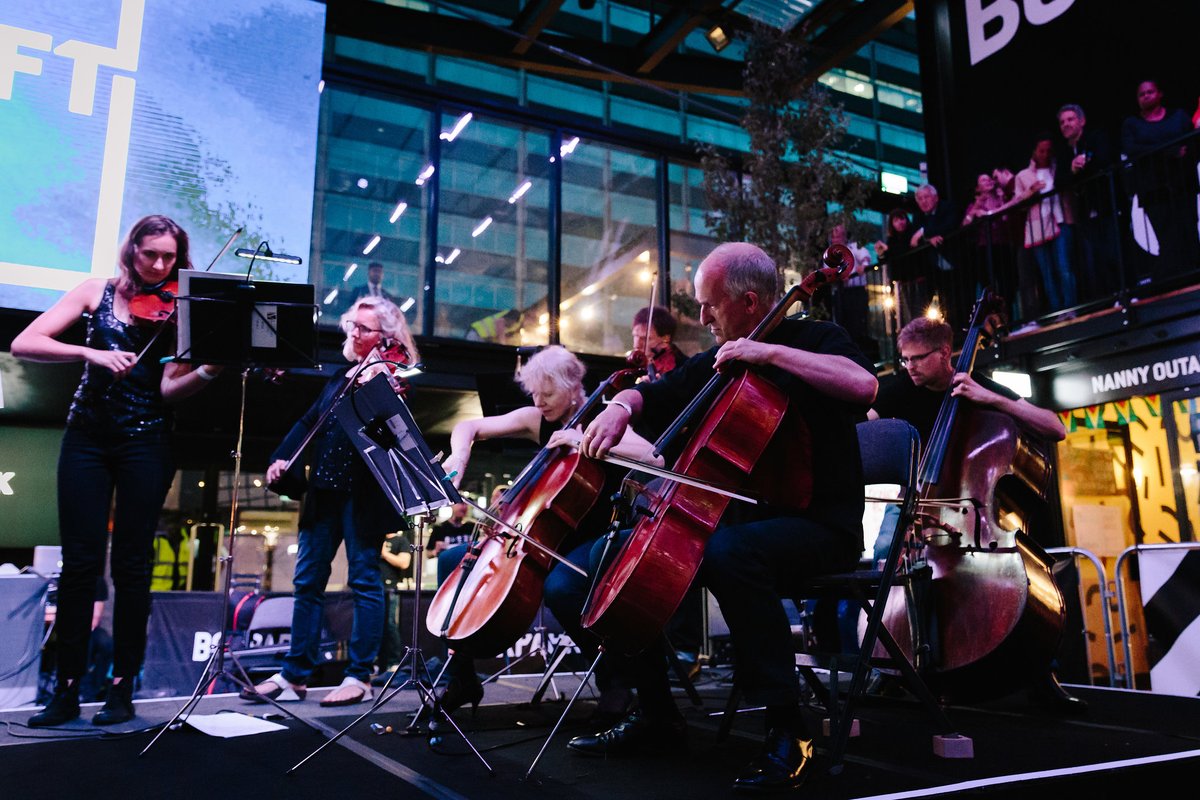 culturecroydon's tweet photo. VOLUNTEER OPPORTUTNITIES 👇
@mozartplayers are looking for a number of volunteers to help out at their London Borough of Culture launch events at @FairfieldHalls from 30 Mar - 2 Apr 2023. 

Find out more https://t.co/zaEdlQNIZ5  

#thisiscroydon #culturecroydon https://t.co/KWNy3wQLst