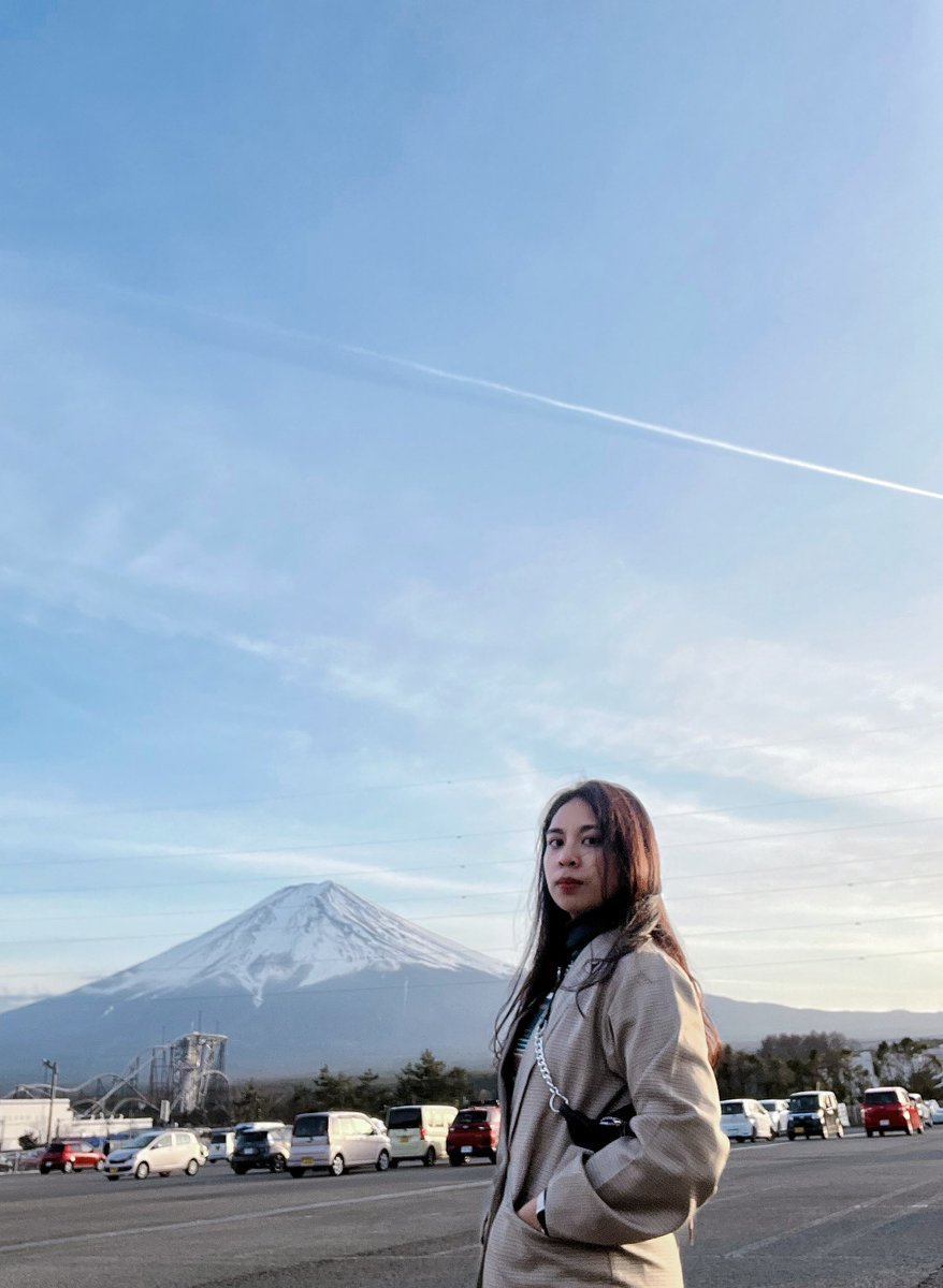 Unawhut's tweet photo. ふじさん in the day and in the sunset https://t.co/jM6uB5OnXr