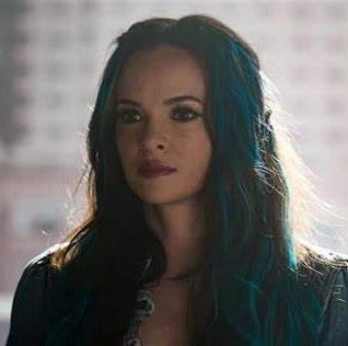 BuffyLovezKF's tweet photo. Why is it that Khione is giving Illyria/Fred (Angel Show) vibes minus the homicidal tendencies? So many parallels between Cait &amp; Fred. Both were scientist, victims of a sarcophagus killing them &amp; birthing deities with powers who are trying to understand their new world. https://t.co/iW0FpJztKS