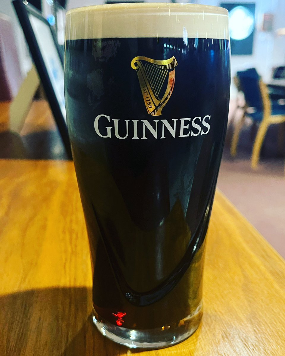 GodstoneClub's tweet photo. Join us for St Patrick’s Day! ☘️
Guinness £3 for members !
#StPatrickDay #guinness #diageo #celebrate #socialclub #surrey @LoveGodstone @loveoxted https://t.co/lBI81mfC3P