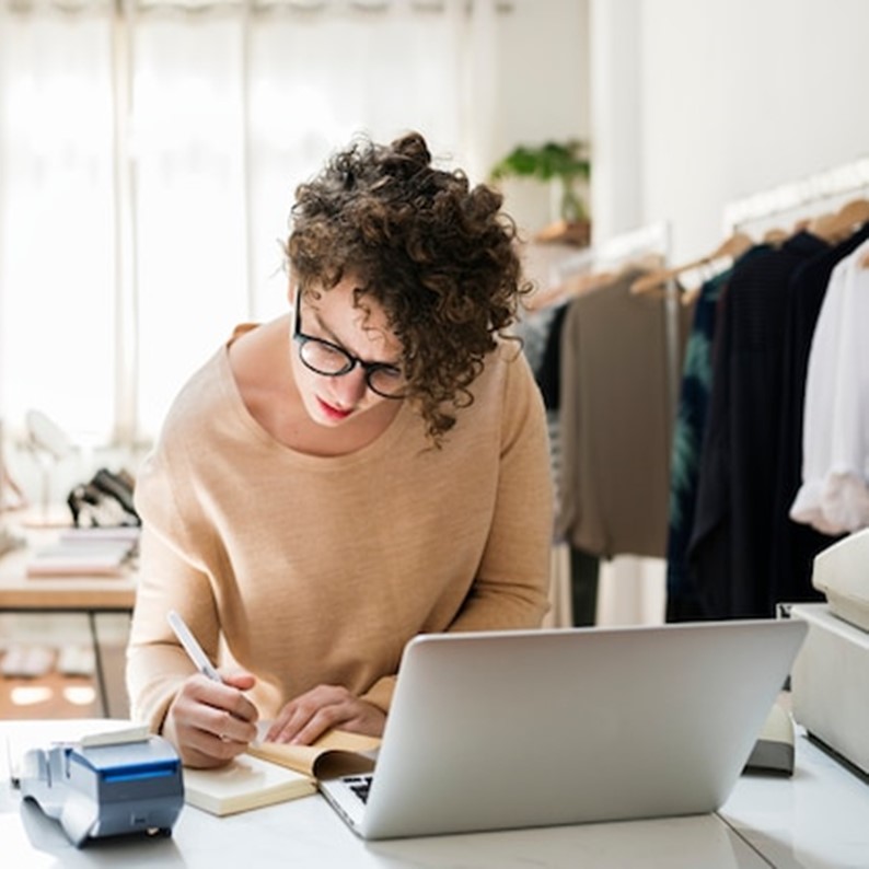 MEI precisa declarar Imposto de Renda? 

O microempreendedor individual só precisa declarar o Imposto de Renda da PF se os rendimentos tributáveis ou isentos estiverem acima dos limites estipulados pelo órgão. Saiba mais no Ache Concursos: tinyurl.com/novocorretor16…