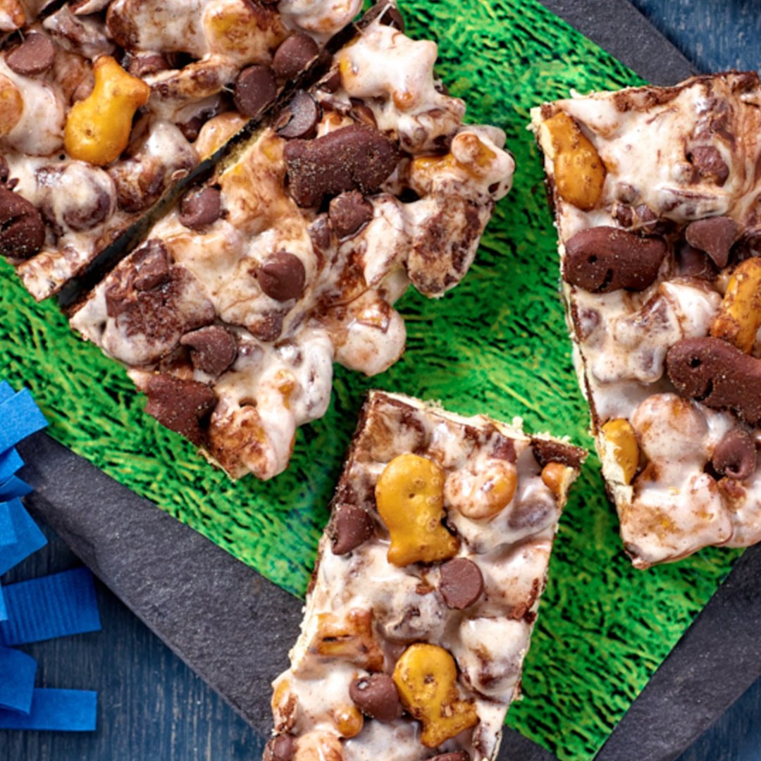 ShopRockvale's tweet image. Choco-Mint Marshmallow Goldfish Treats for your St. Patty's Day party.

s.ripl.com/fuoslu