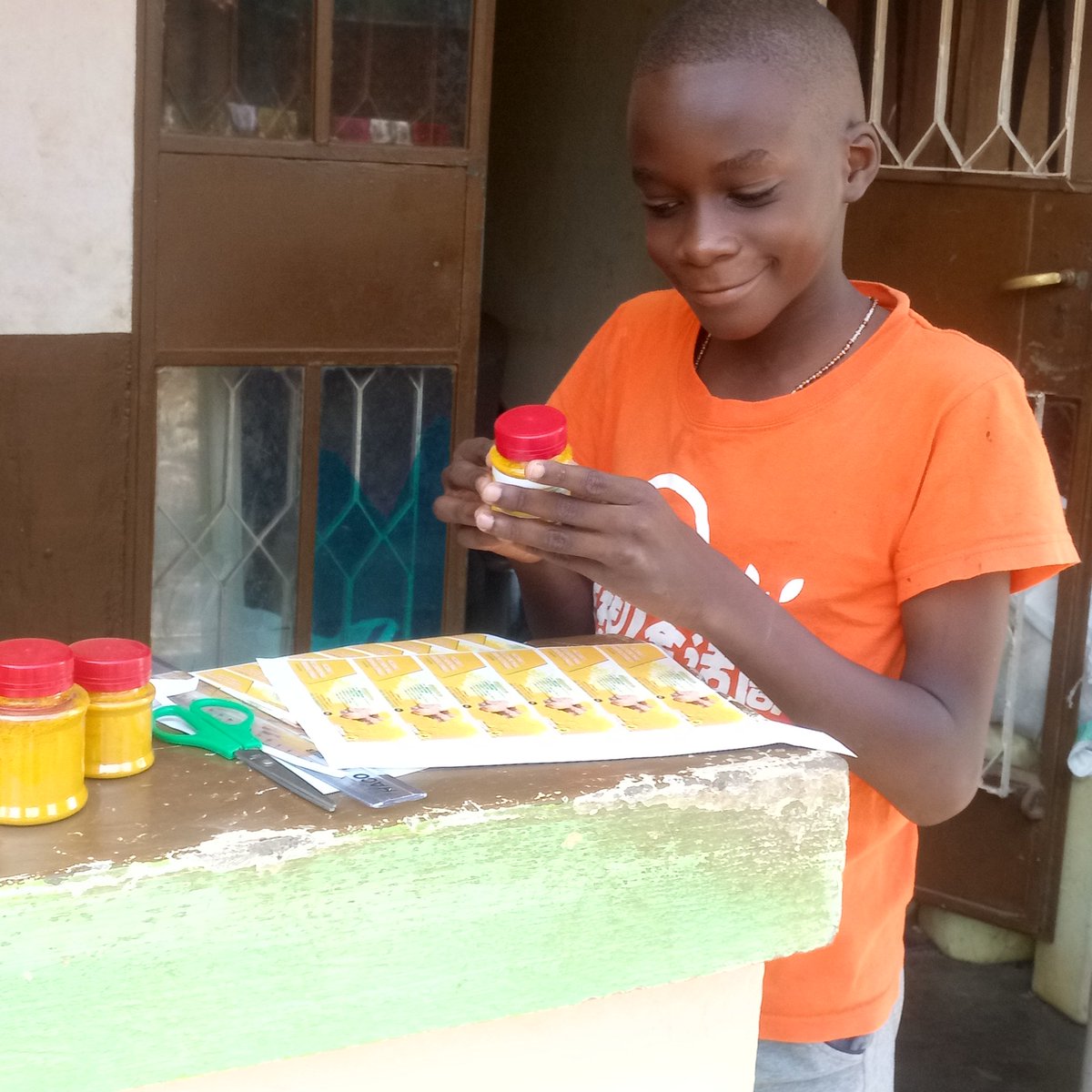 UGCommonwealth's tweet image. We produce #Kiapi family home made turmeric and avocado tea powders in Mbale city. Our trade mark is #MAARK