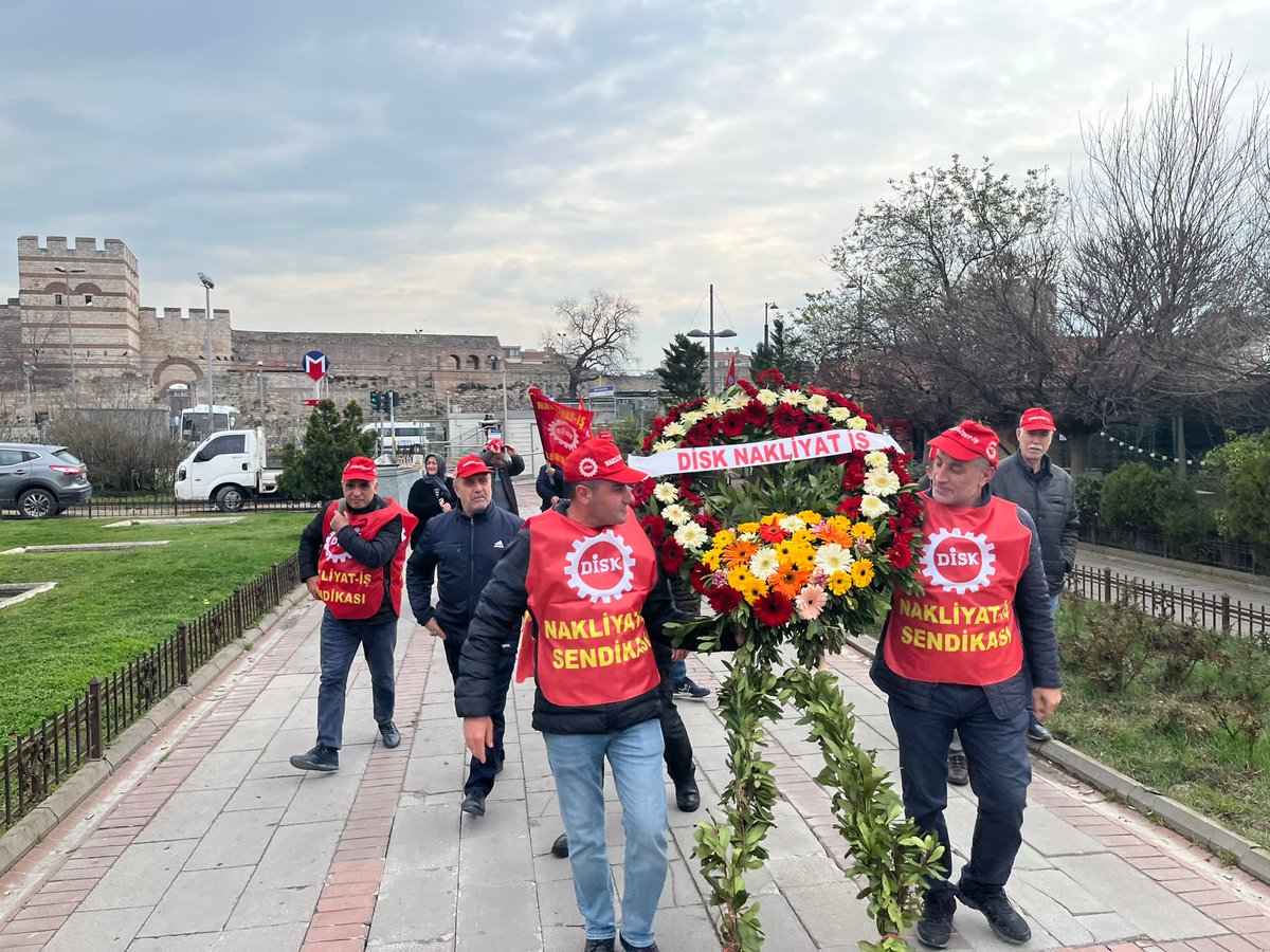 İşçi Sınıfımızın olağanüstü fedakâr, mütevazı önderi; Devrimci Sendikal Mücadelenin yiğit neferi İSMET DEMİR’i bedence aramızdan ayrılışının 44. yılında mezarı başında anıyoruz. İsmet Demir, işgal, grev, direniş mücadelemizde, direnişlerimizde yaşıyor.