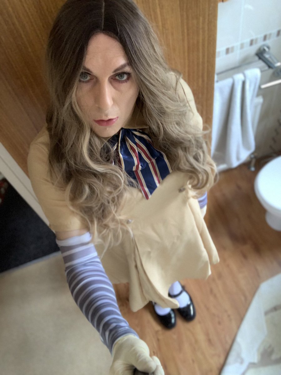 sedsometime's tweet photo. Woke up all my joints felt hard to move lol 😂 #M3gan #crossplay #crossplayer #crossplaying inspired by the movie and @DrewBarrymore 💋 https://t.co/ri1tUO058R