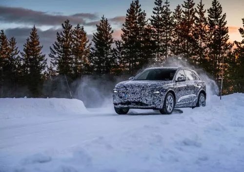 audi_af's tweet photo. Coming Soon 🤫 #Audi #Q6  #e-tron @AudiOfficial https://t.co/85L4DhIkAH