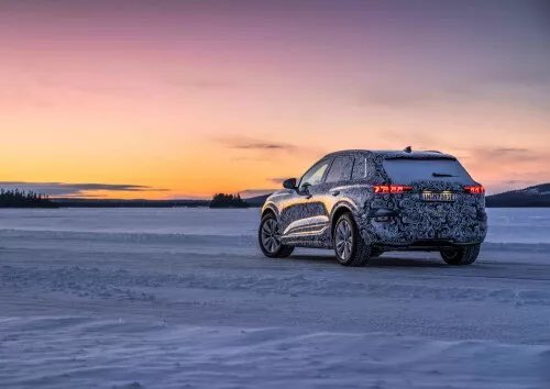 audi_af's tweet photo. Coming Soon 🤫 #Audi #Q6  #e-tron @AudiOfficial https://t.co/85L4DhIkAH
