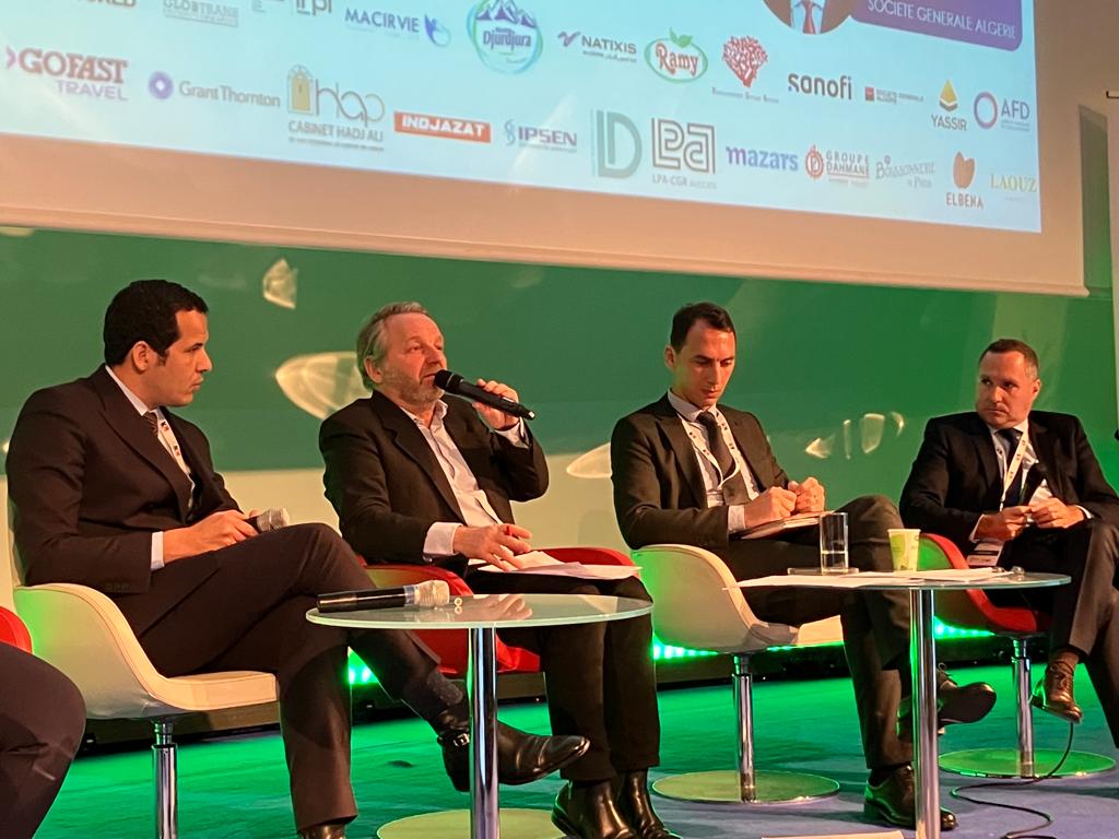 Selon <a href="/SocieteGenerale/">Societe Generale Group</a>, il faut travailler sur la production agricole, il y a un potentiel considérable, 
miser sur l’exportation, tous les projets qui sont menés par des entrepreneurs algériens ont des composantes export. L’Algérie se projette sur l'Afrique et sur l’UE.