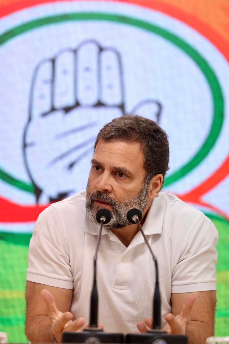 INCIndia's tweet photo. .@narendramodi जी, आप ऐसी हिम्मत कब दिखाएंगे? https://t.co/hF0tGbobCL