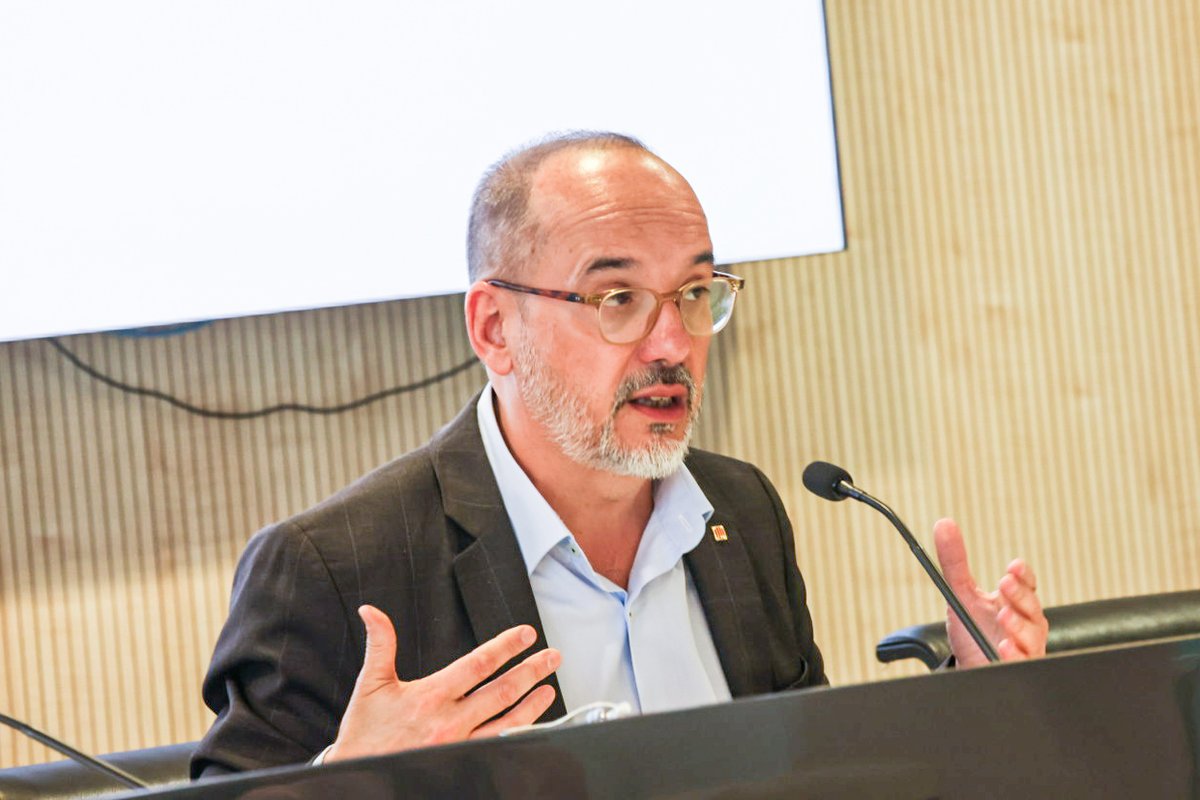 🔴Presentem en roda de premsa el Pla de Transformació Digital de Drets Socials.

💬<a href="/carlescampuzano/">carles campuzano</a>: "Posem en marxa una transformació del conjunt del sistema social del <a href="/govern/">Govern de Catalunya</a>. Reforcem l'eficàcia i l'eficiència de les polítiques socials, modernitzant l’estat del benestar".